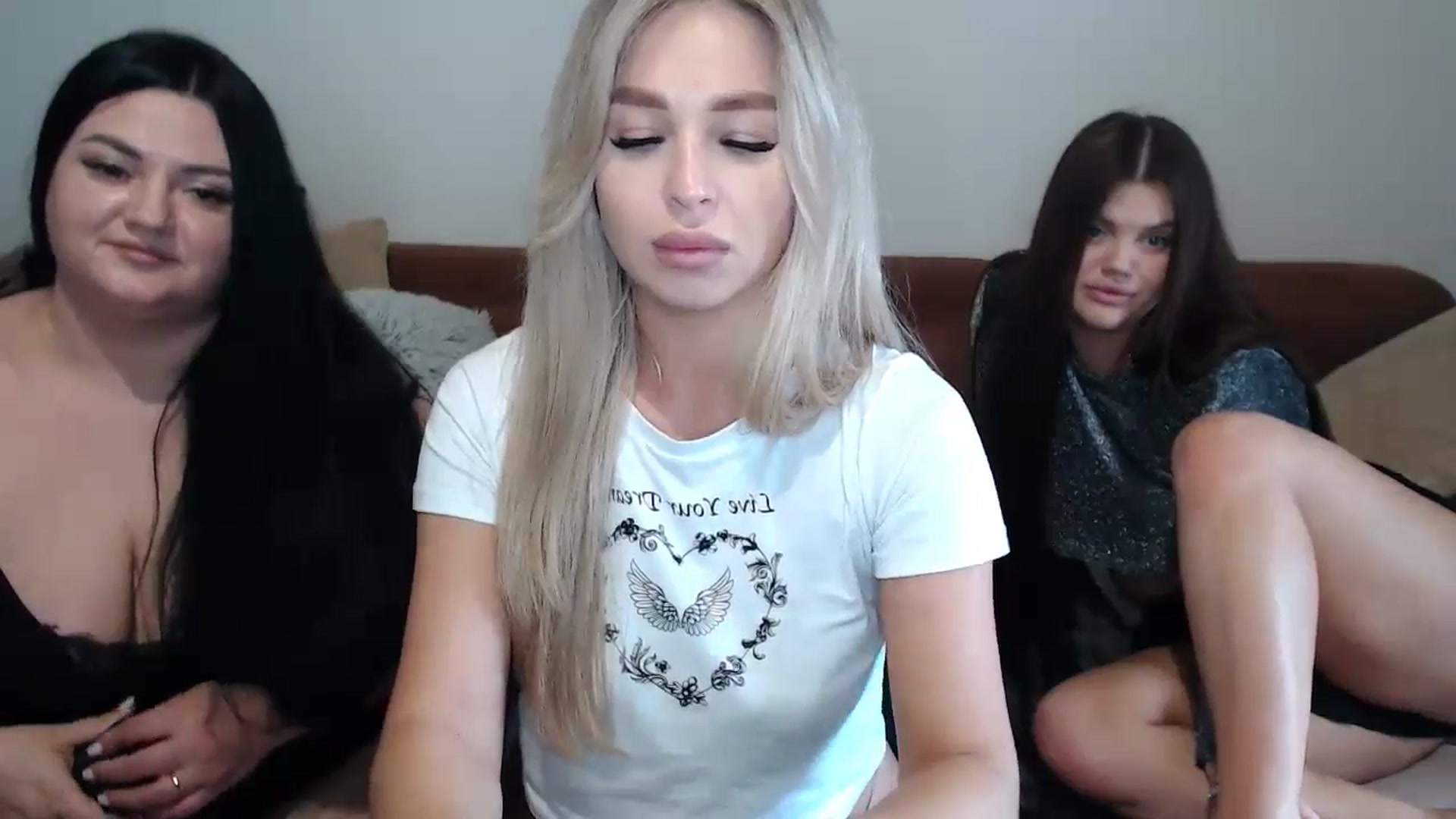 Gallery image thumbnail from Caramelkaa's myfreecams stream on, 04/28/2024, 10:53 image 8 of 20