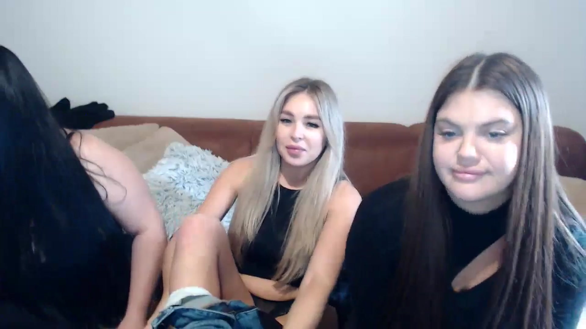 Gallery image thumbnail from Caramelkaa's myfreecams stream on, 04/29/2024, 12:17 image 4 of 20