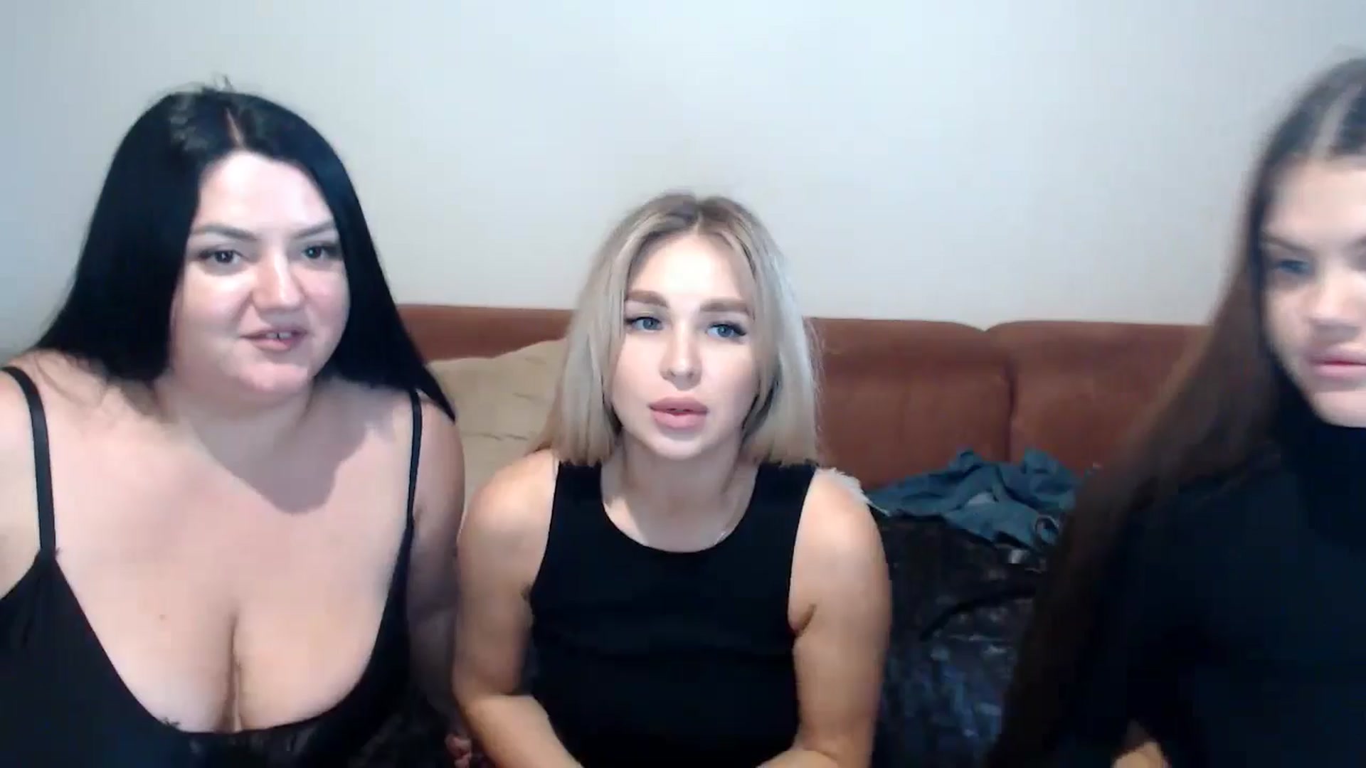 Gallery image thumbnail from Caramelkaa's myfreecams stream on, 04/29/2024, 12:17 image 8 of 20