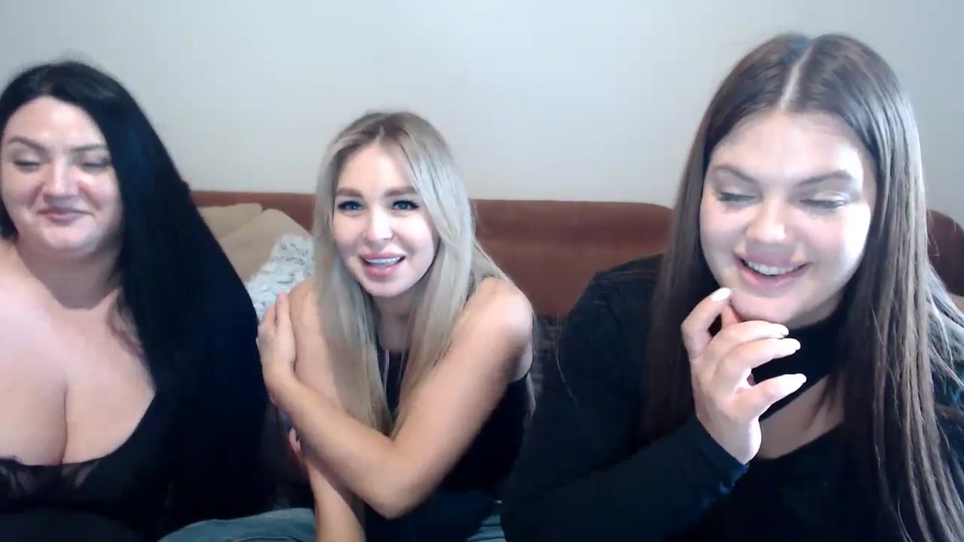 Gallery image thumbnail from Caramelkaa's myfreecams stream on, 04/29/2024, 12:17 image 2 of 20