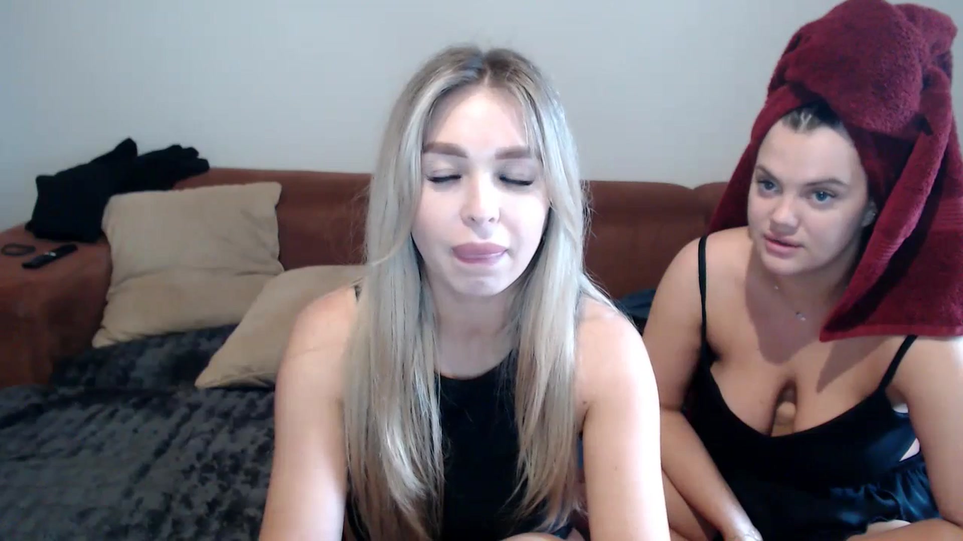Gallery image thumbnail from Caramelkaa's myfreecams stream on, 04/29/2024, 12:17 image 15 of 20