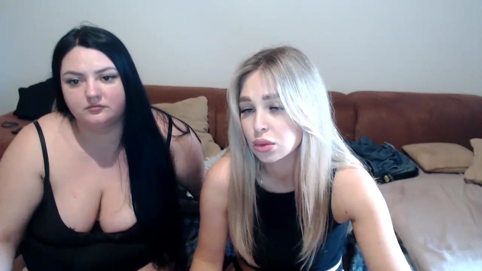 Gallery image thumbnail from Caramelkaa's myfreecams stream on, 04/29/2024, 12:17 image 11 of 20