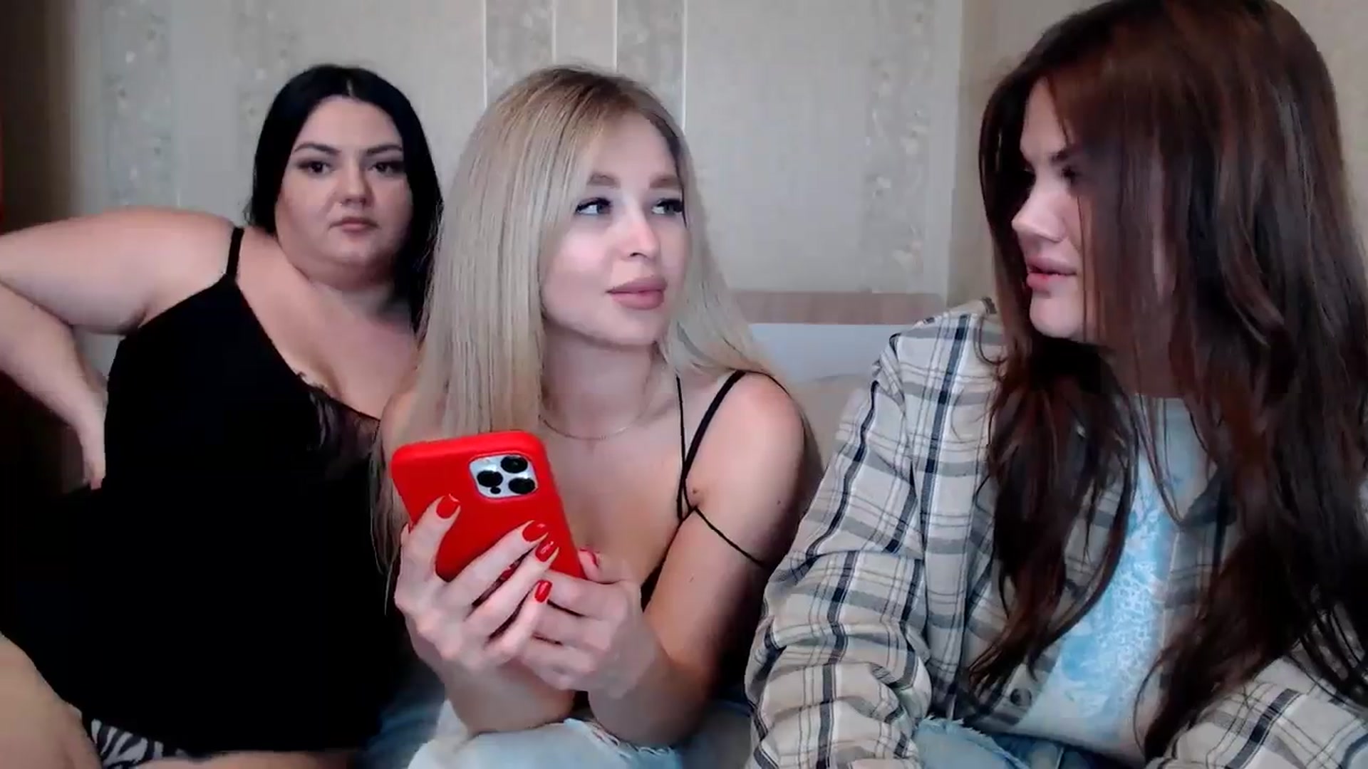 Gallery image thumbnail from Caramelkaa's myfreecams stream on, 05/03/2024, 11:36 image 5 of 20