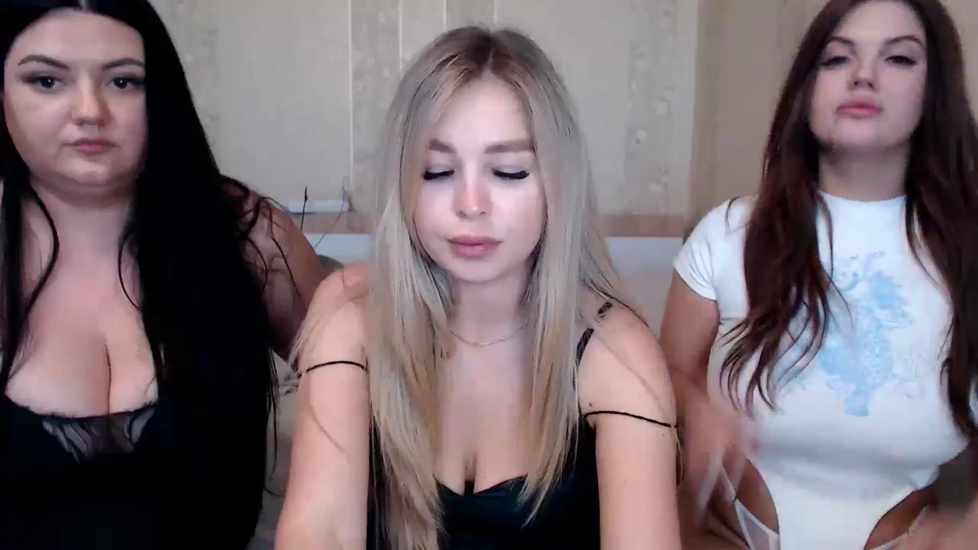 Gallery image thumbnail from Caramelkaa's myfreecams stream on, 05/03/2024, 13:21 image 10 of 20