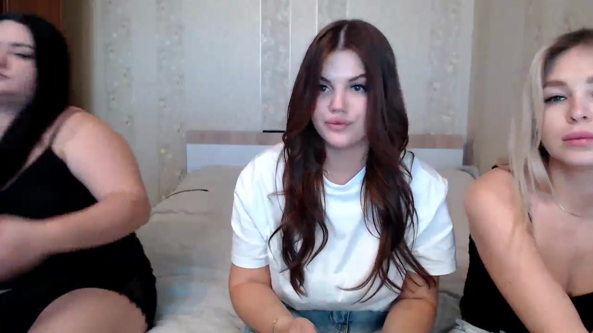 Gallery image thumbnail from Caramelkaa's myfreecams stream on, 05/04/2024, 13:23 image 19 of 20