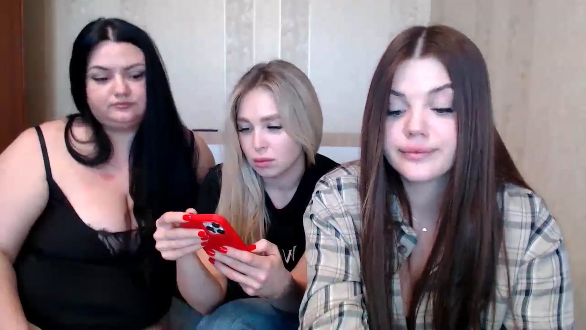 Gallery image thumbnail from Caramelkaa's myfreecams stream on, 05/09/2024, 13:05 image 12 of 20