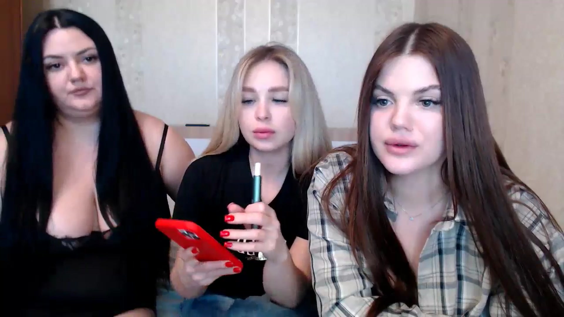 Gallery image thumbnail from Caramelkaa's myfreecams stream on, 05/09/2024, 13:05 image 5 of 20
