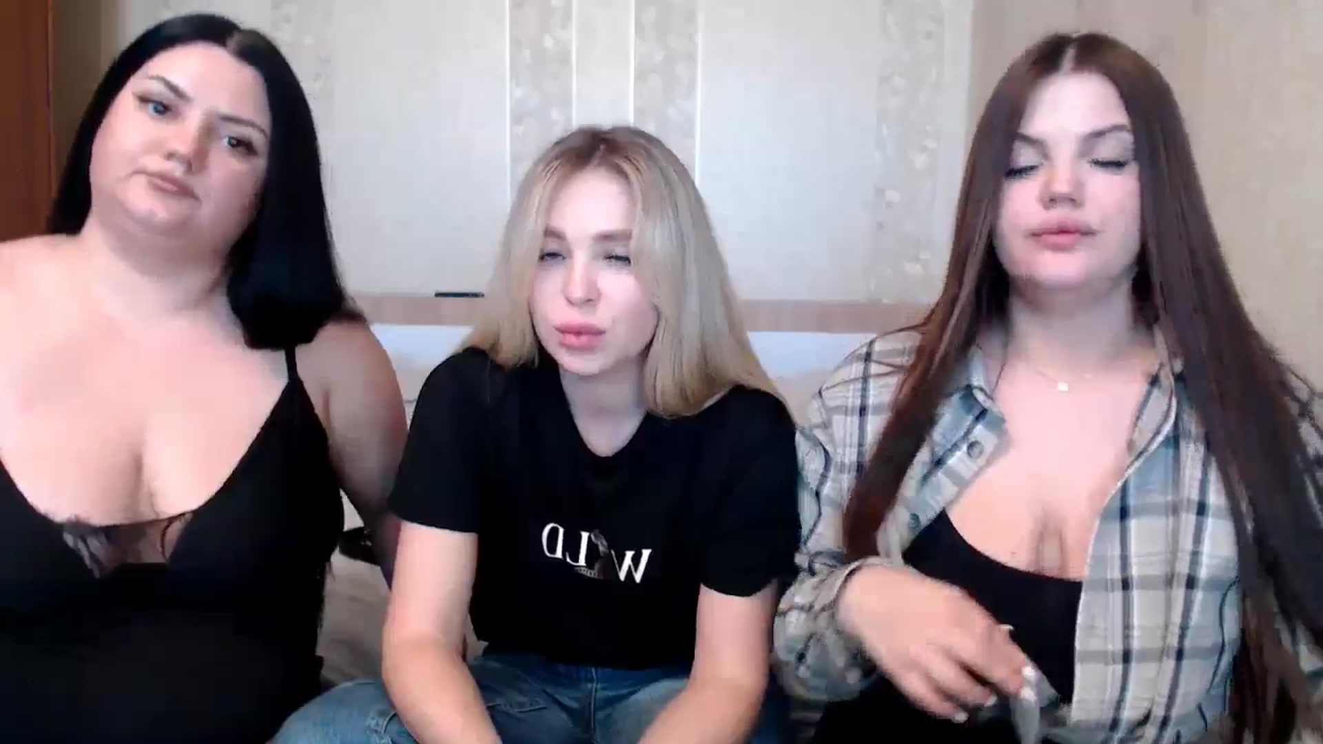 Gallery image thumbnail from Caramelkaa's myfreecams stream on, 05/09/2024, 13:05 image 8 of 20