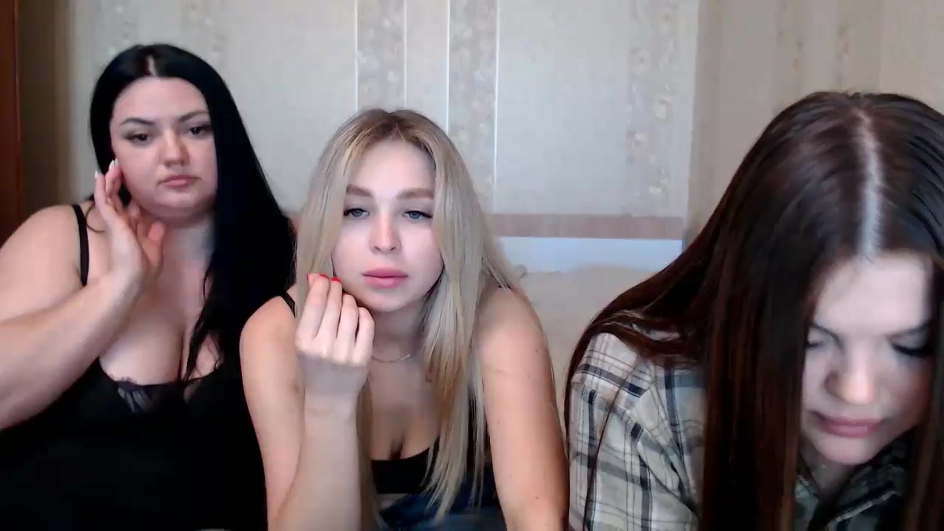 Gallery image thumbnail from Caramelkaa's myfreecams stream on, 05/09/2024, 14:35 image 1 of 20