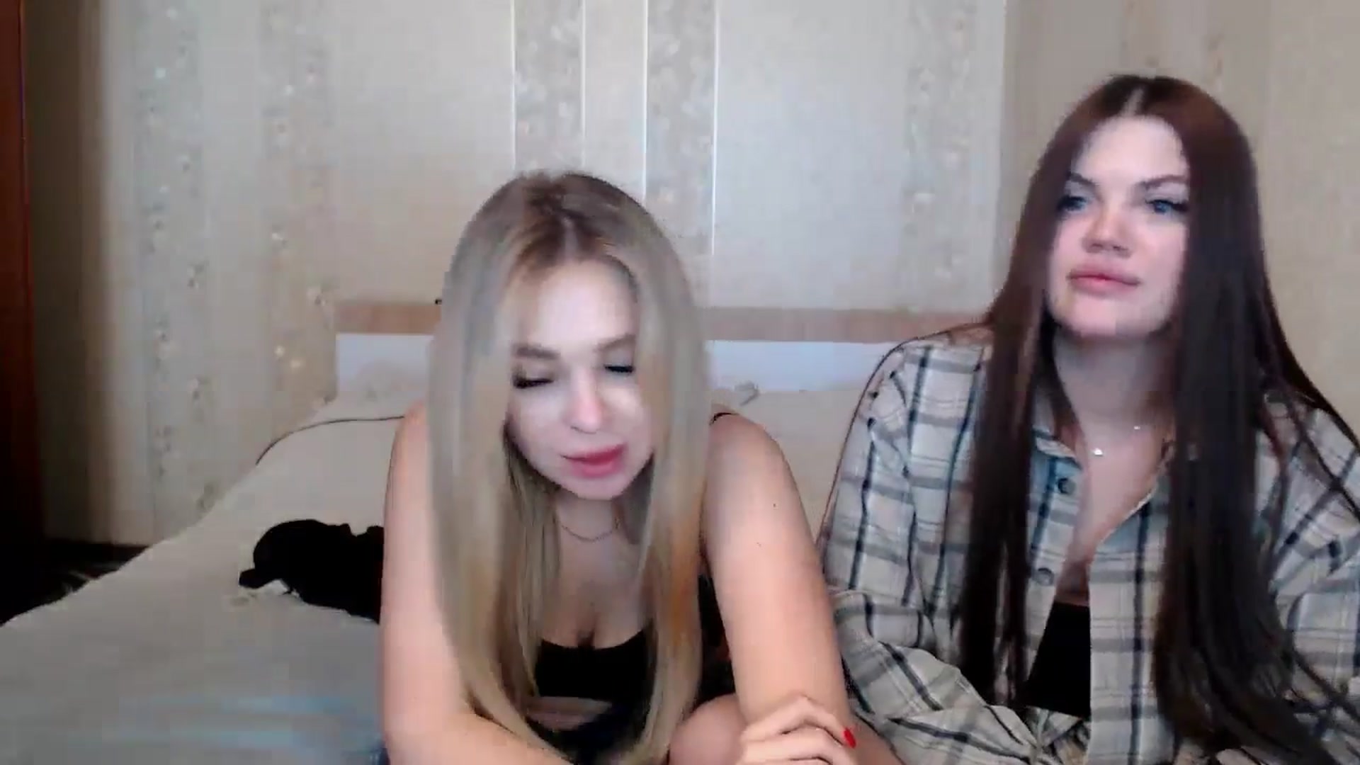 Gallery image thumbnail from Caramelkaa's myfreecams stream on, 05/09/2024, 14:35 image 5 of 20