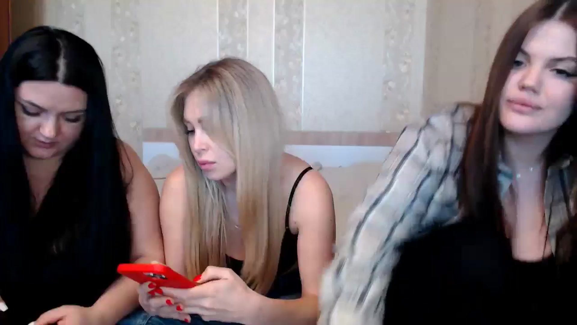 Gallery image thumbnail from Caramelkaa's myfreecams stream on, 05/09/2024, 14:35 image 12 of 20