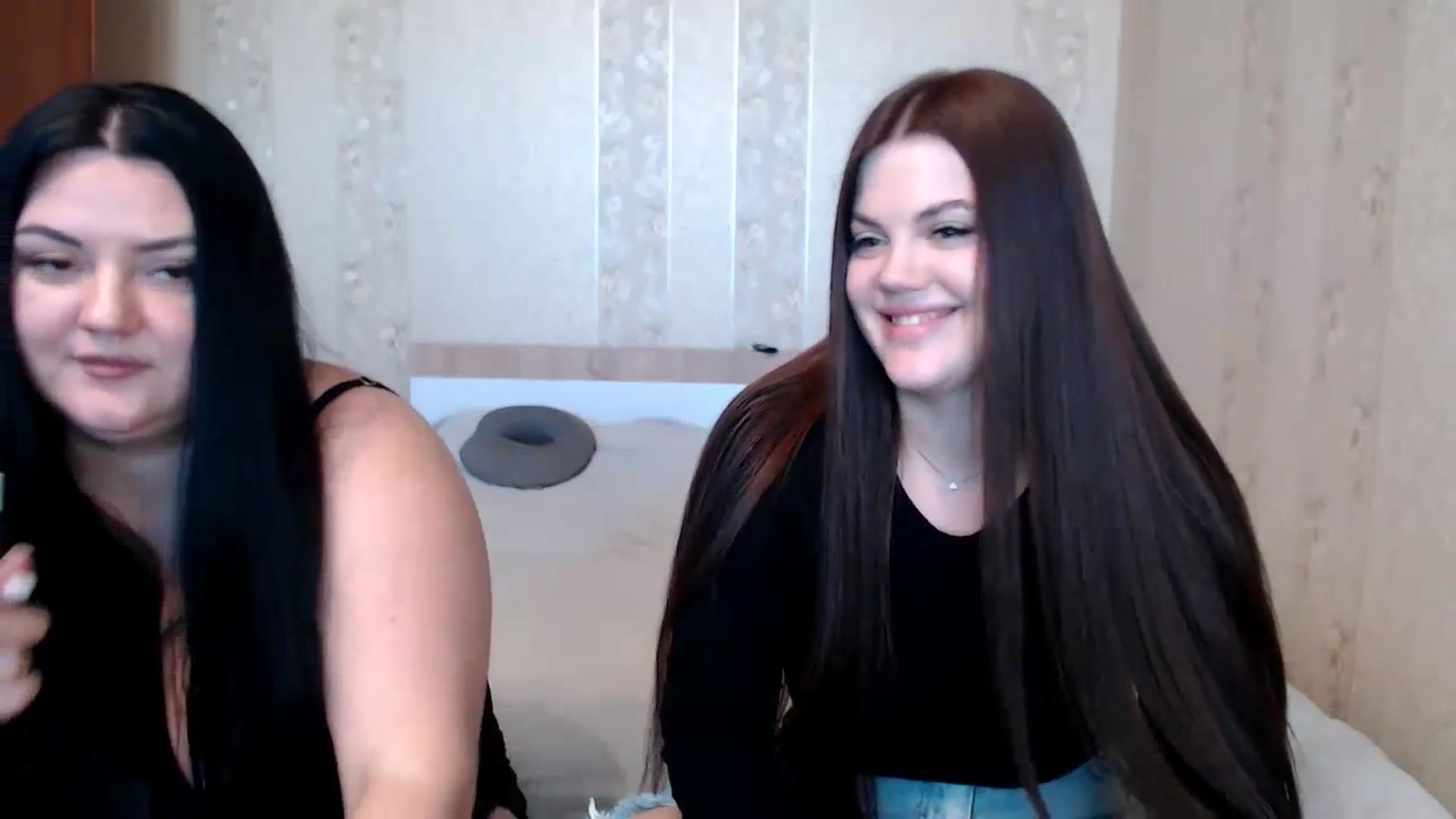 Gallery image thumbnail from Caramelkaa's myfreecams stream on, 05/10/2024, 13:57 image 10 of 20
