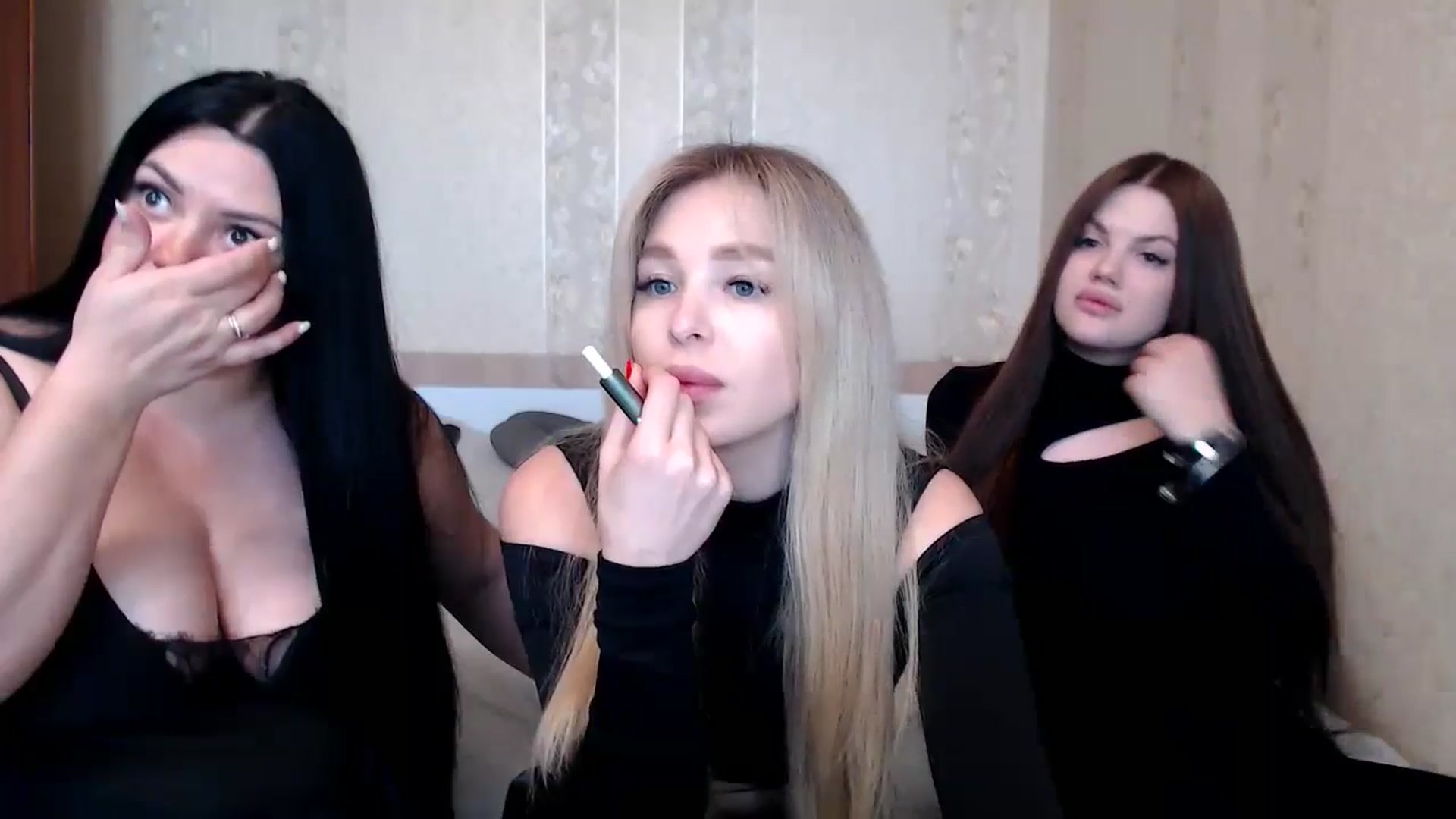 Gallery image thumbnail from Caramelkaa's myfreecams stream on, 05/13/2024, 12:21 image 2 of 20