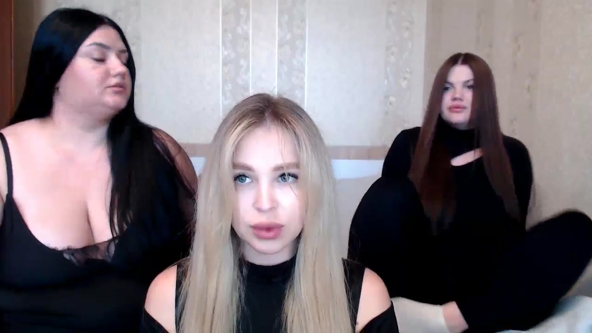 Gallery image thumbnail from Caramelkaa's myfreecams stream on, 05/13/2024, 12:21 image 5 of 20