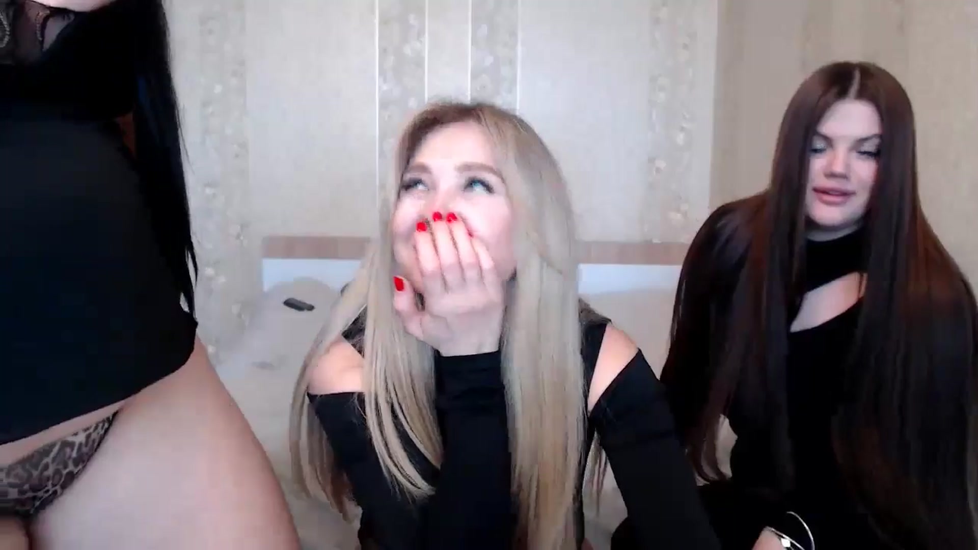 Gallery image thumbnail from Caramelkaa's myfreecams stream on, 05/13/2024, 12:53 image 16 of 20