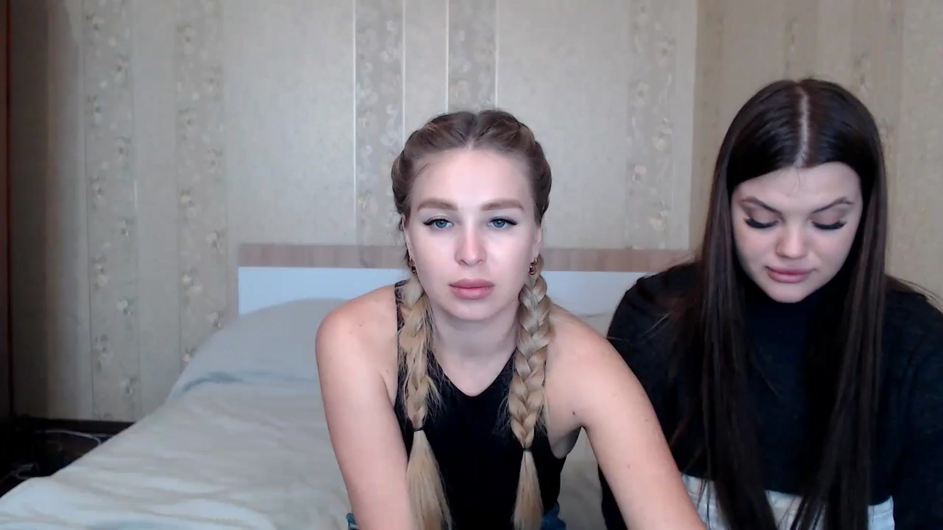 Gallery image thumbnail from Caramelkaa's myfreecams stream on, 05/15/2024, 11:53 image 18 of 20