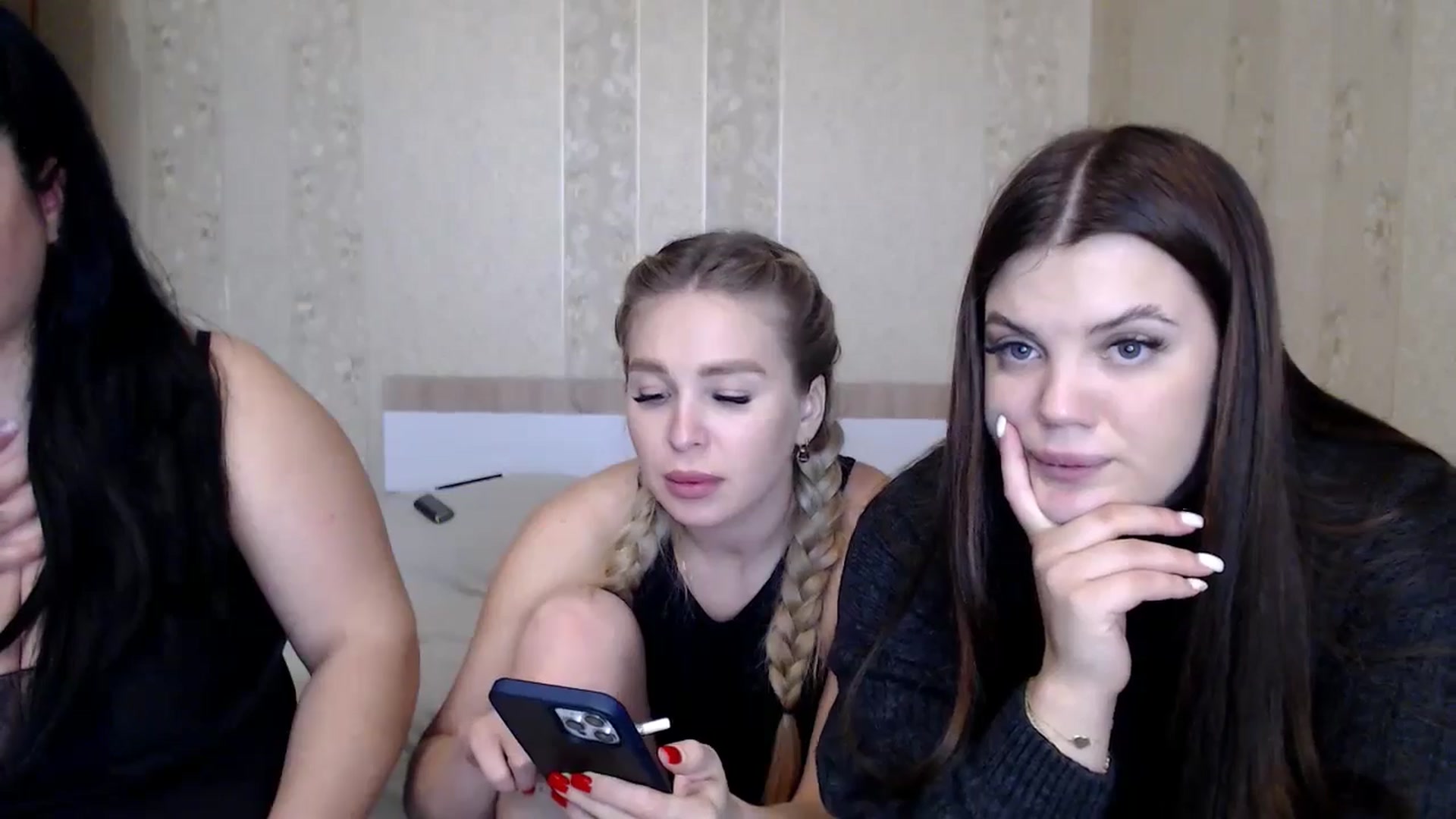 Gallery image thumbnail from Caramelkaa's myfreecams stream on, 05/15/2024, 13:18 image 4 of 20