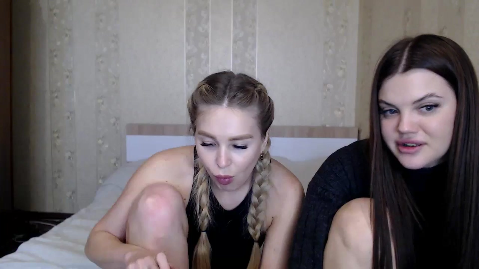 Gallery image thumbnail from Caramelkaa's myfreecams stream on, 05/15/2024, 13:18 image 15 of 20