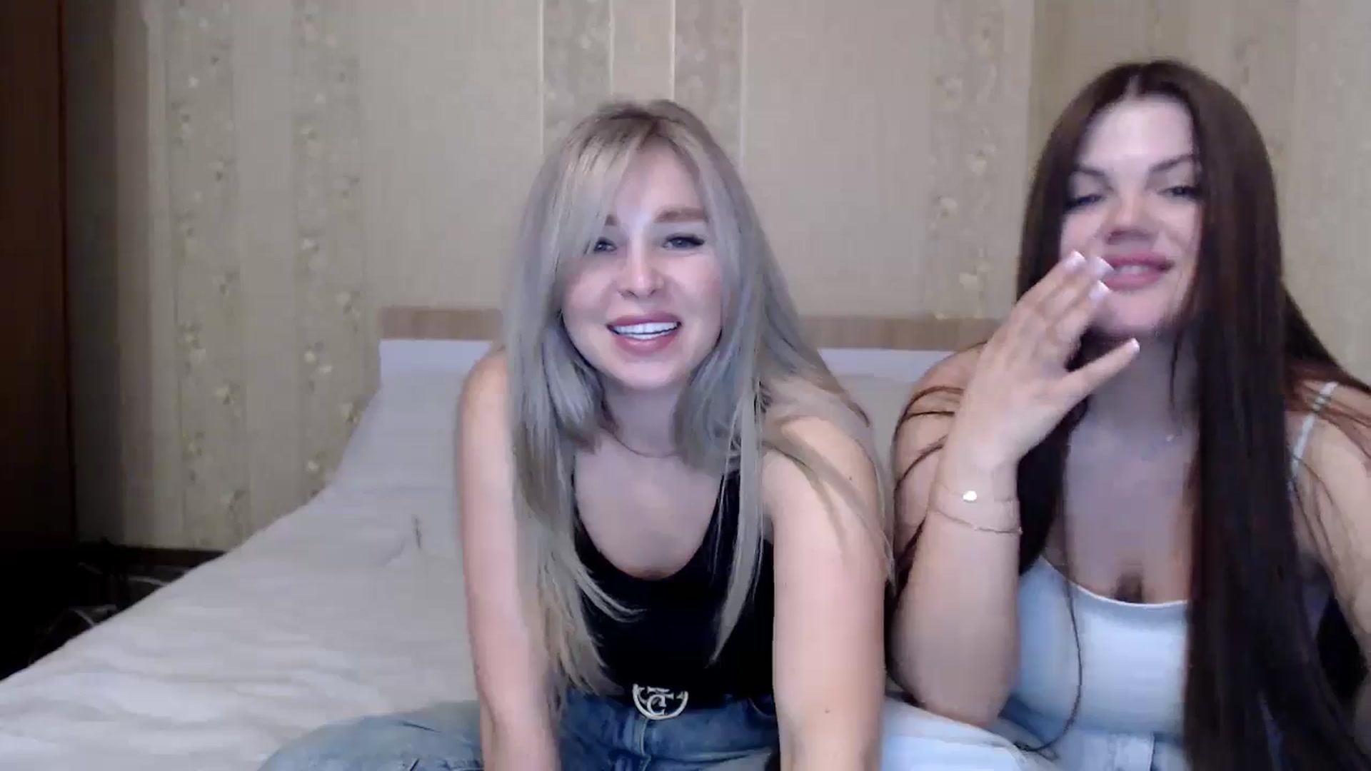 Gallery image thumbnail from Caramelkaa's myfreecams stream on, 05/16/2024, 16:08 image 5 of 20