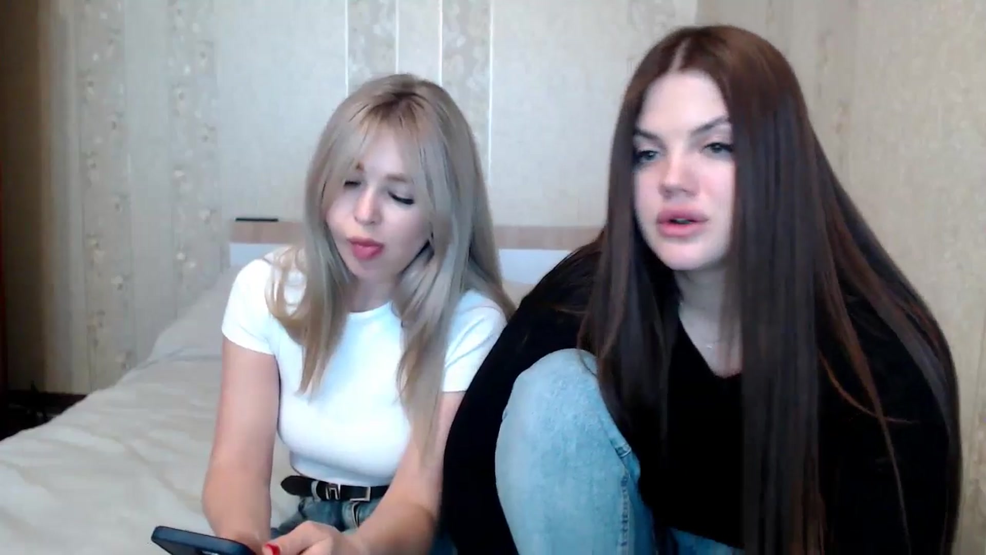 Gallery image thumbnail from Caramelkaa's myfreecams stream on, 05/17/2024, 13:19 image 19 of 20