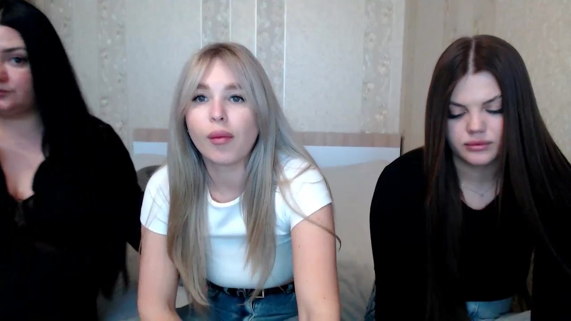 Gallery image thumbnail from Caramelkaa's myfreecams stream on, 05/17/2024, 13:19 image 5 of 20
