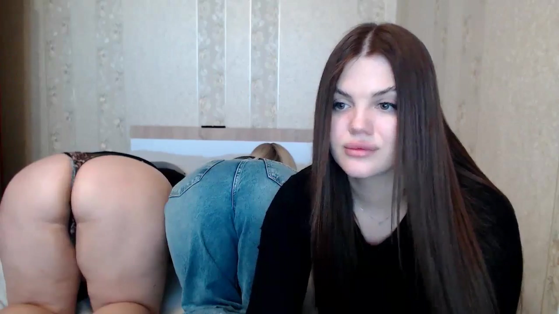 Gallery image thumbnail from Caramelkaa's myfreecams stream on, 05/17/2024, 13:19 image 6 of 20