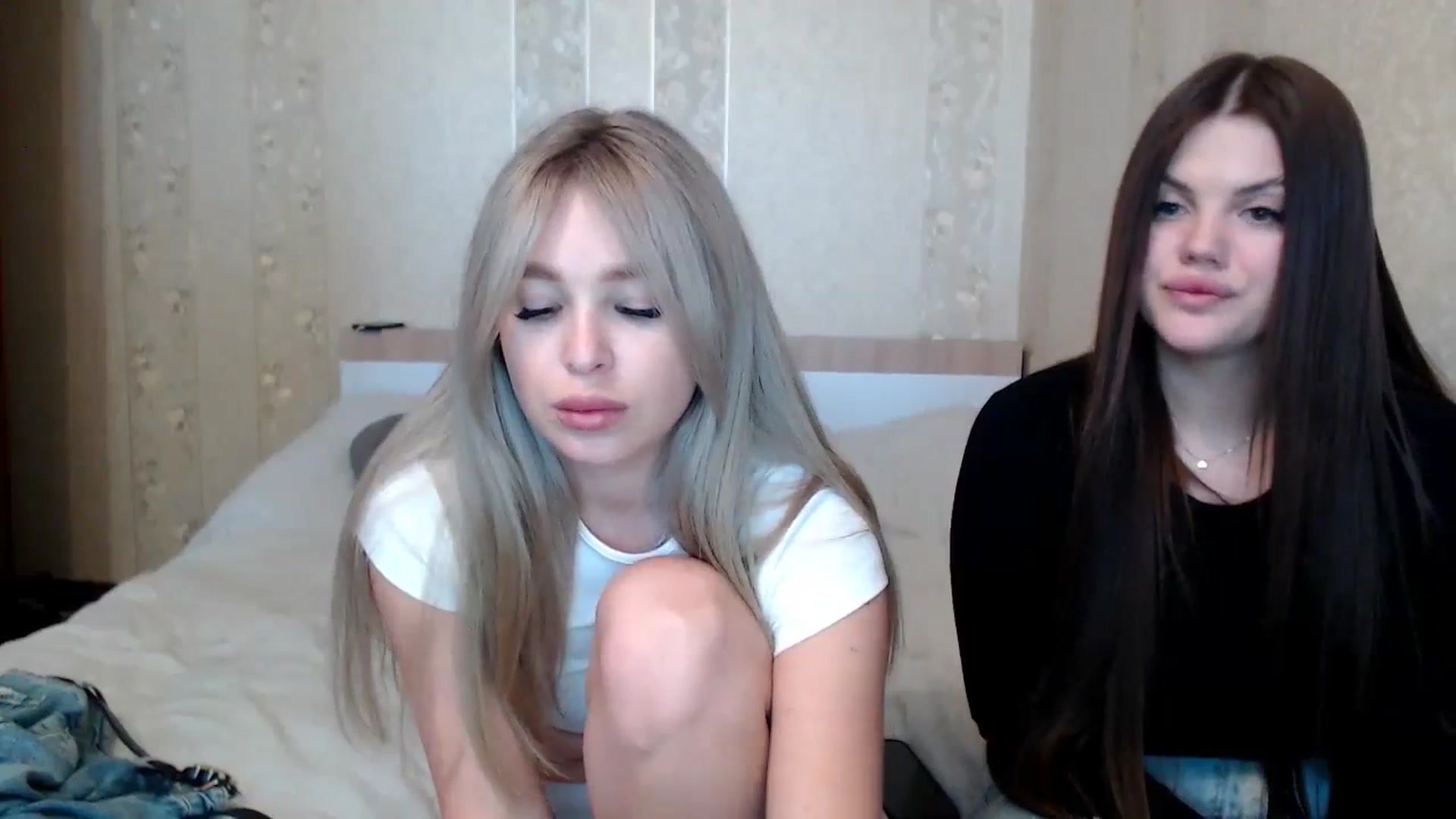 Gallery image thumbnail from Caramelkaa's myfreecams stream on, 05/17/2024, 13:19 image 13 of 20