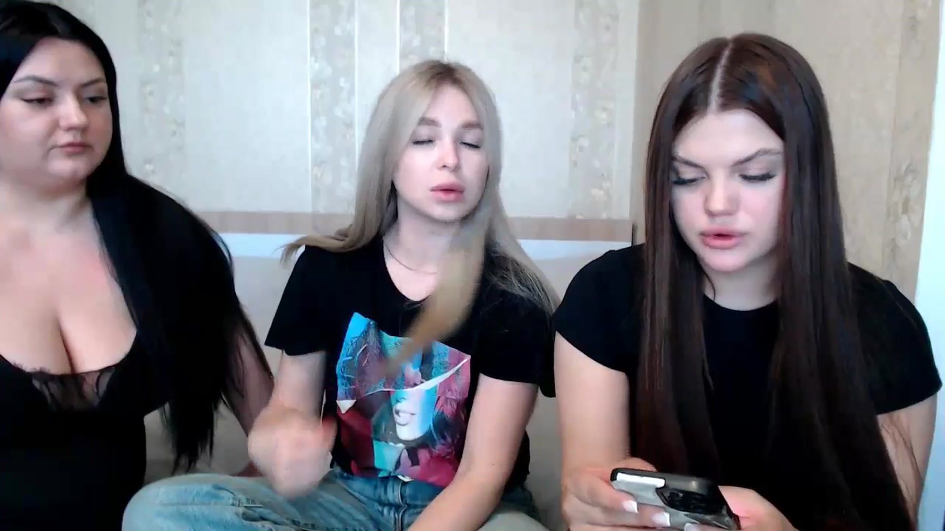 Gallery image thumbnail from Caramelkaa's myfreecams stream on, 05/18/2024, 10:16 image 5 of 20