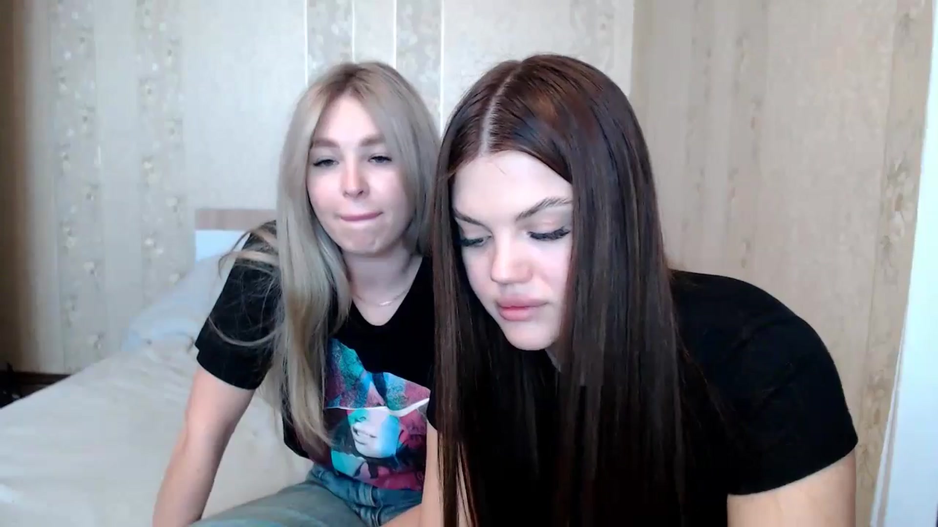 Gallery image thumbnail from Caramelkaa's myfreecams stream on, 05/18/2024, 10:16 image 11 of 20