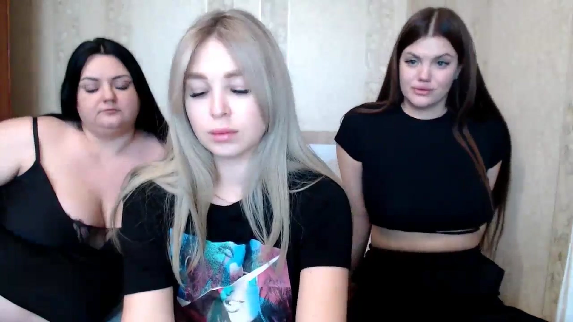 Gallery image thumbnail from Caramelkaa's myfreecams stream on, 05/18/2024, 11:10 image 10 of 20