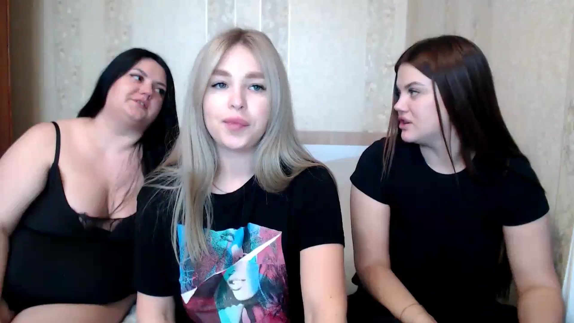 Gallery image thumbnail from Caramelkaa's myfreecams stream on, 05/18/2024, 11:10 image 8 of 20
