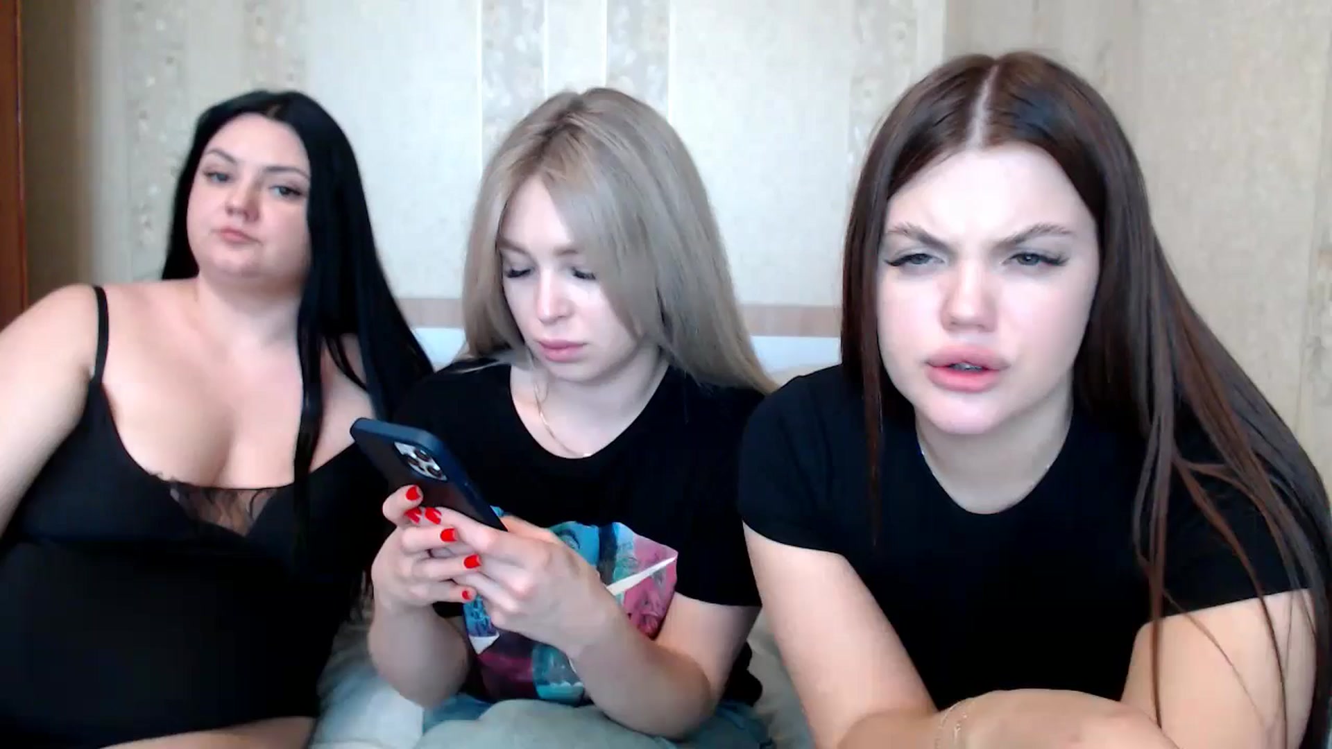 Gallery image thumbnail from Caramelkaa's myfreecams stream on, 05/18/2024, 11:10 image 1 of 20