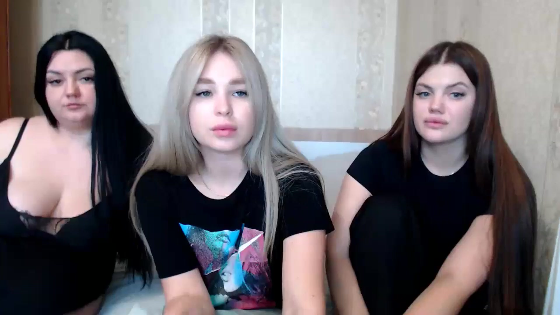 Gallery image thumbnail from Caramelkaa's myfreecams stream on, 05/18/2024, 11:10 image 16 of 20