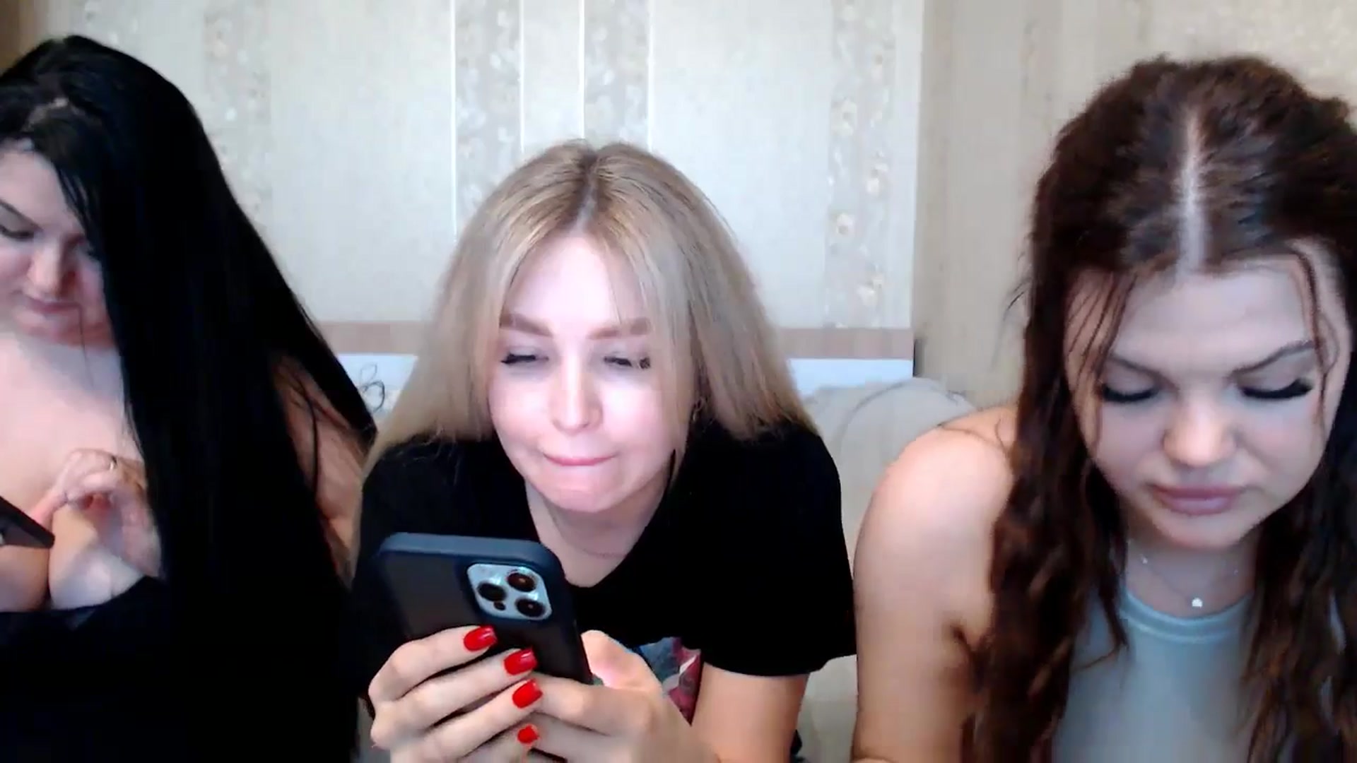 Gallery image thumbnail from Caramelkaa's myfreecams stream on, 05/23/2024, 13:29 image 19 of 20