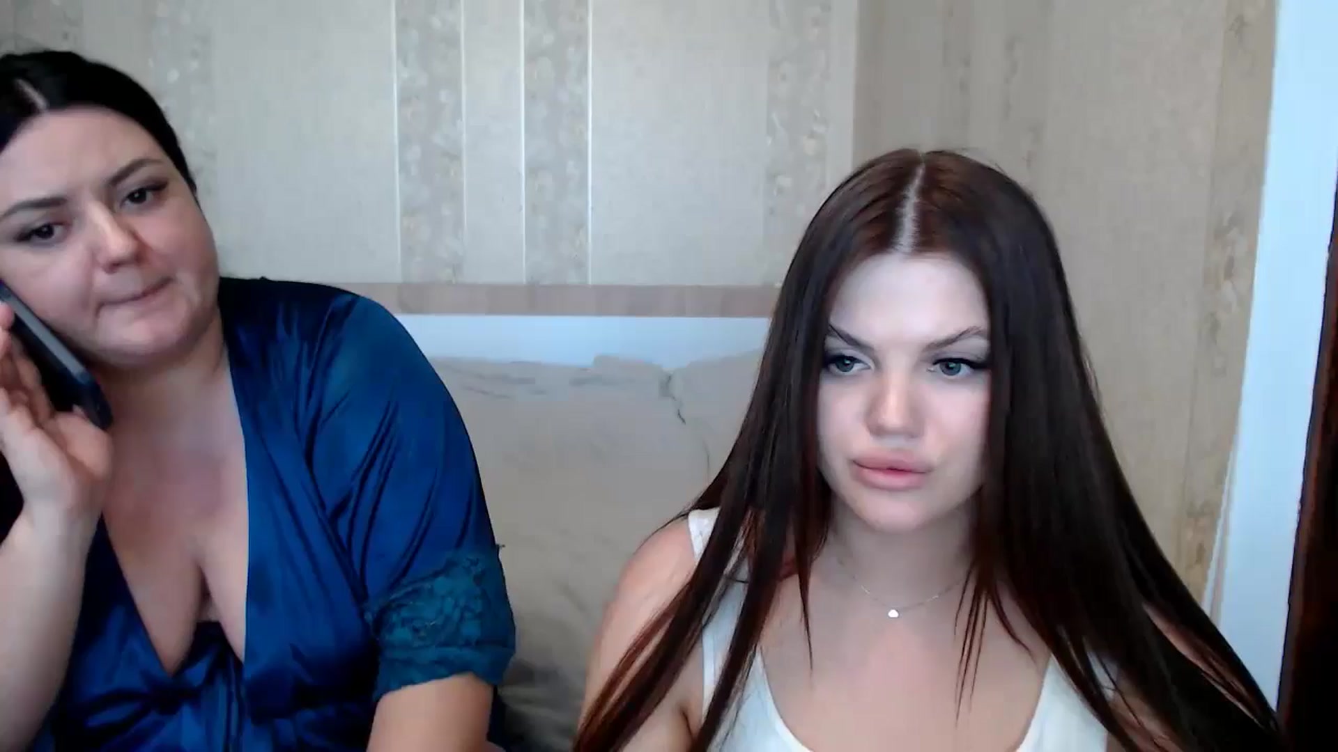 Gallery image thumbnail from Caramelkaa's myfreecams stream on, 05/24/2024, 11:27 image 17 of 20