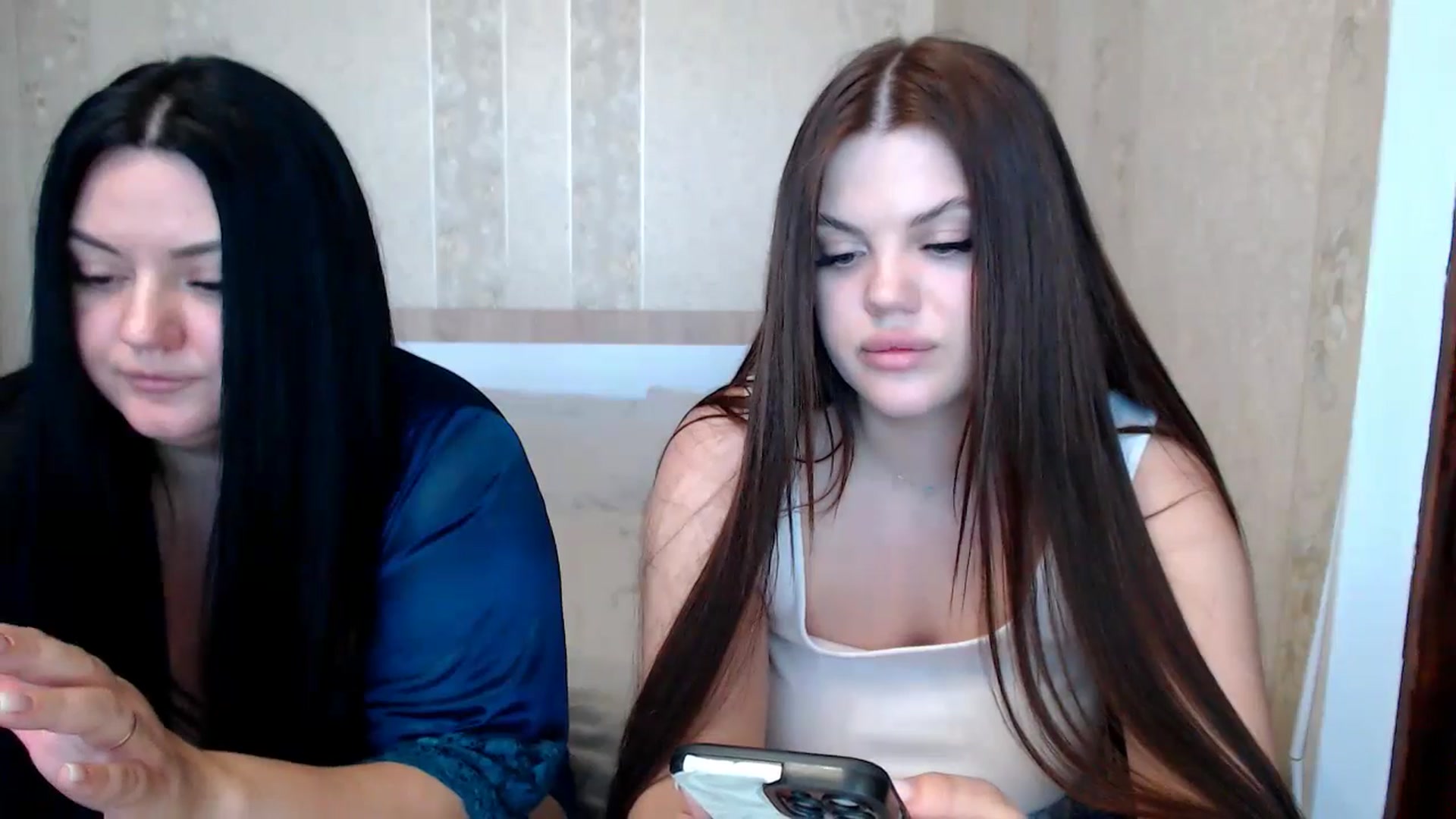 Gallery image thumbnail from Caramelkaa's myfreecams stream on, 05/24/2024, 12:00 image 2 of 20
