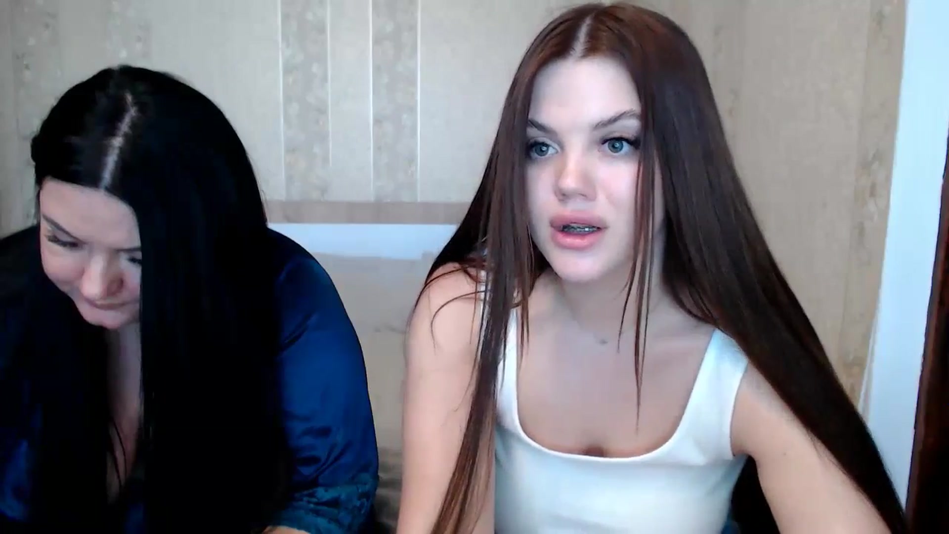 Gallery image thumbnail from Caramelkaa's myfreecams stream on, 05/24/2024, 12:00 image 3 of 20