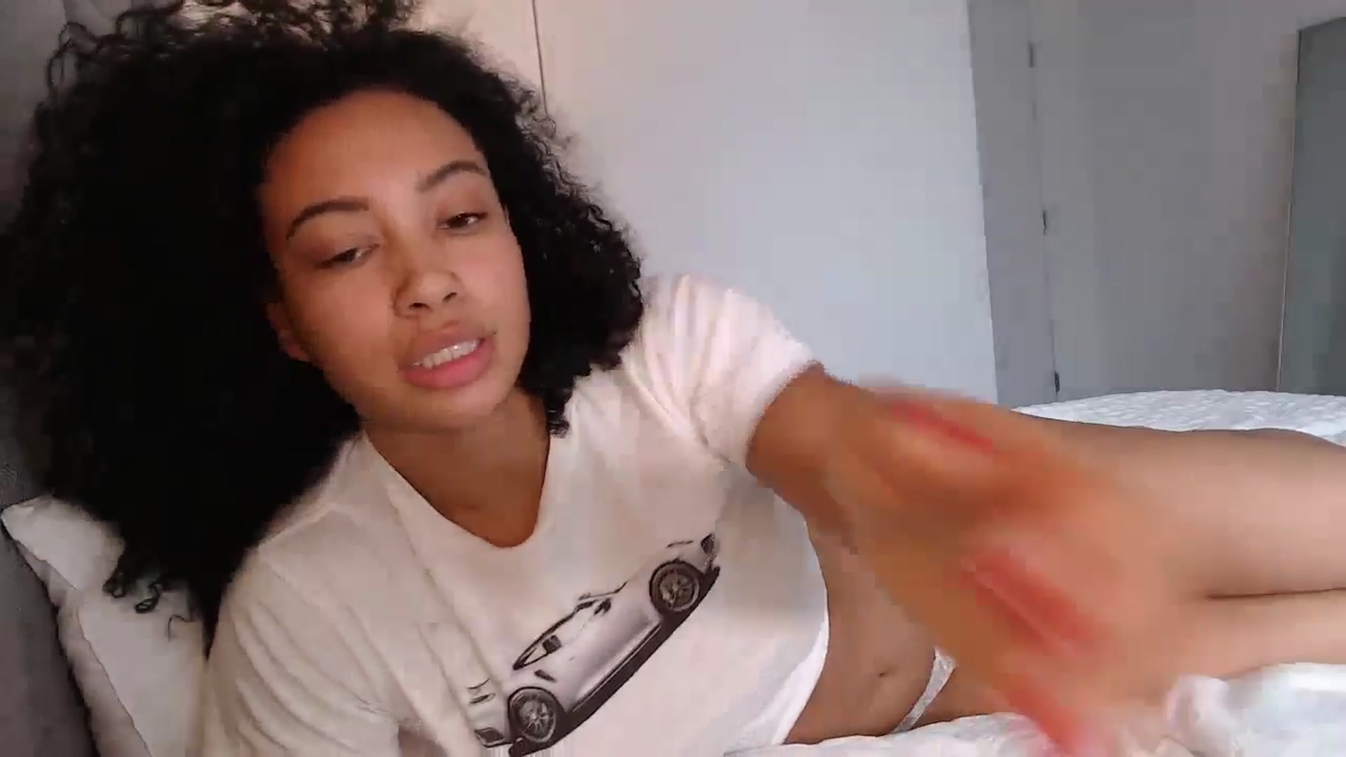 Gallery image thumbnail from Caramelldoll1's myfreecams stream on, 06/11/2024, 19:17 image 12 of 20