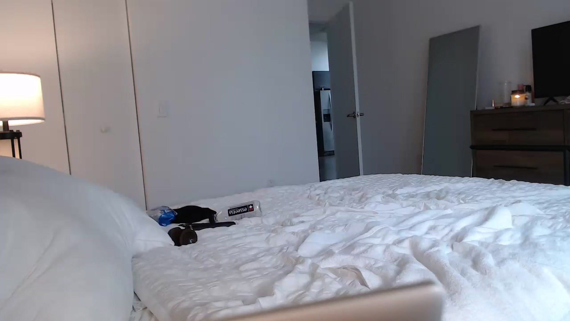 Gallery image thumbnail from Caramelldoll1's myfreecams stream on, 06/11/2024, 19:17 image 17 of 20