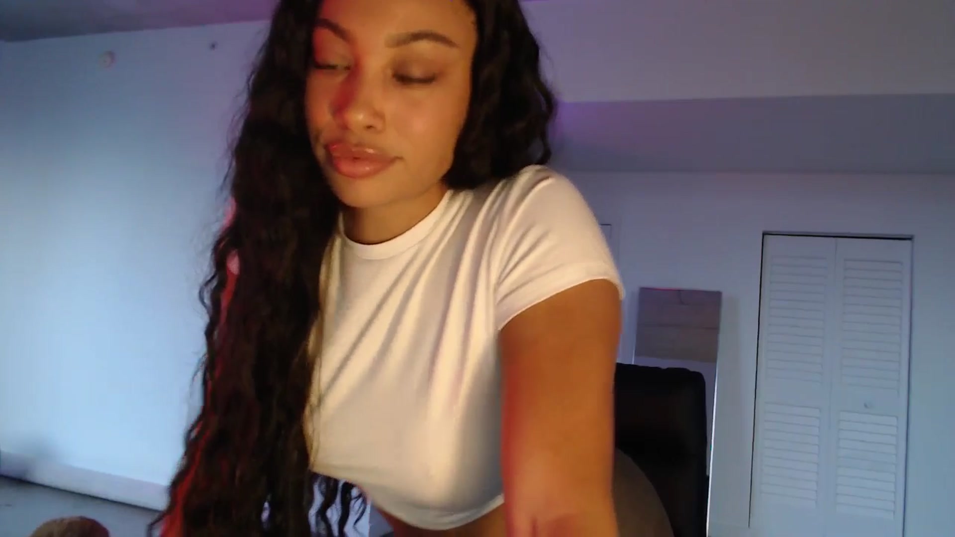 Gallery image thumbnail from Caramelldoll1's myfreecams stream on, 08/16/2024, 24:15 image 3 of 20