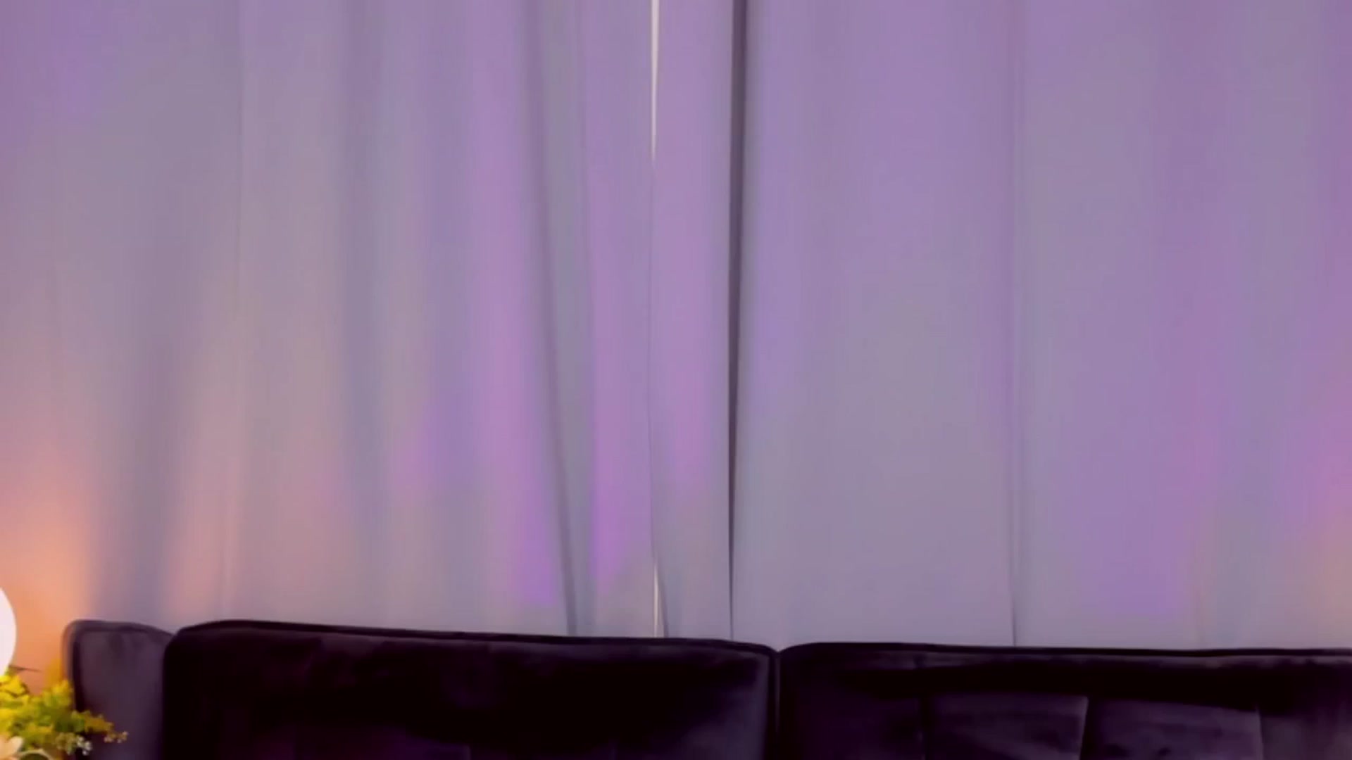 Gallery image thumbnail from CarlaWhiteX's myfreecams stream on, 05/31/2025, 10:25 image 17 of 20