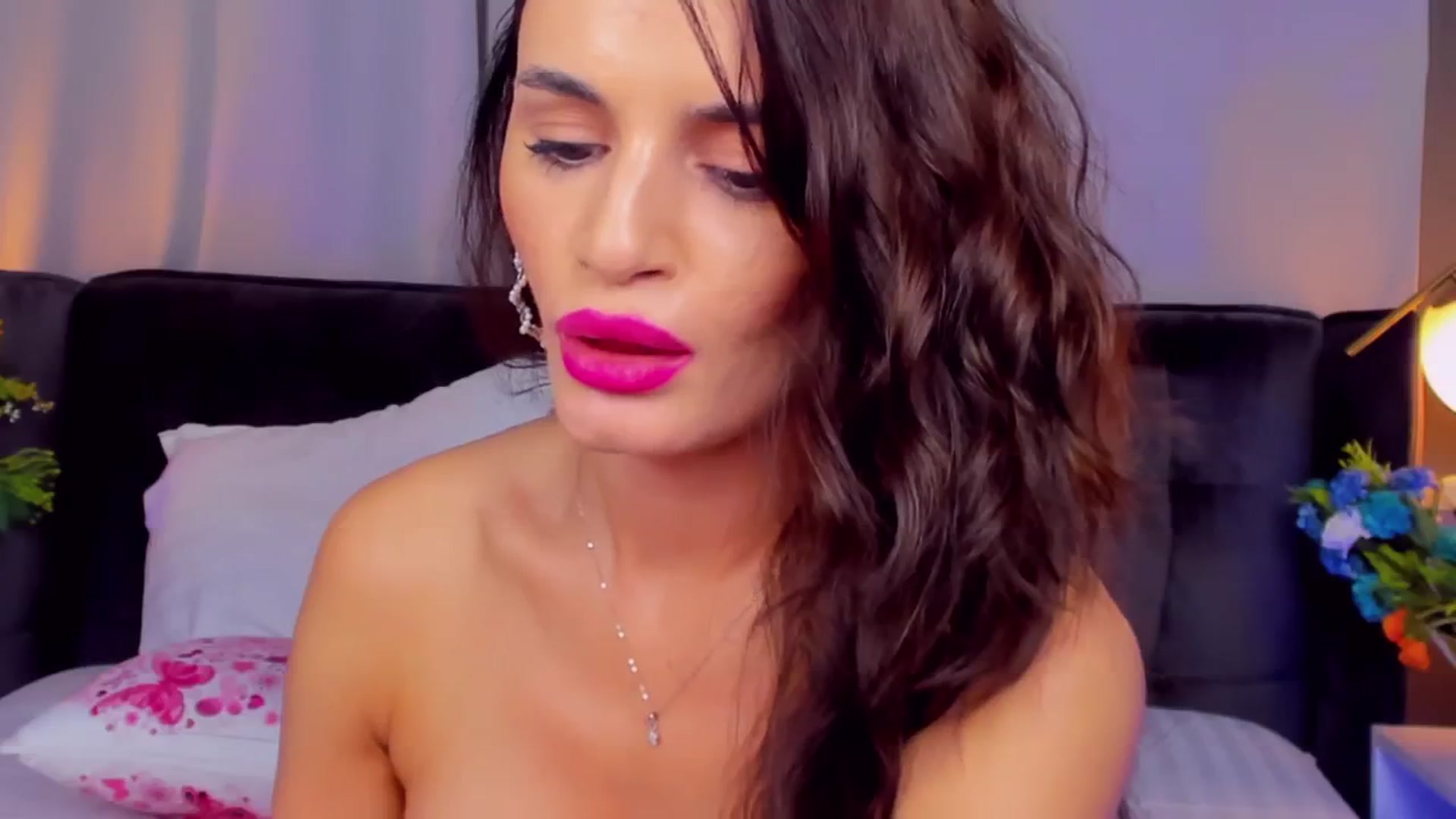 Gallery image thumbnail from CarlaWhiteX's myfreecams stream on, 06/16/2025, 10:29 image 19 of 20