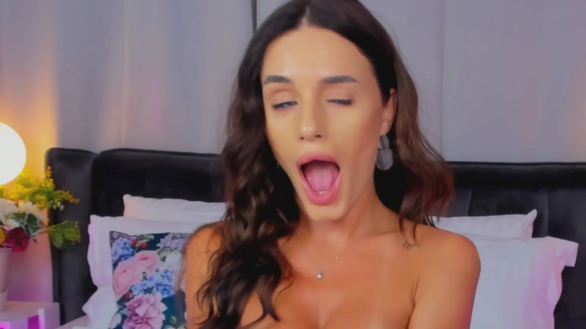 Gallery image thumbnail from CarlaWhiteX's myfreecams stream on, 06/26/2025, 10:59 image 7 of 20