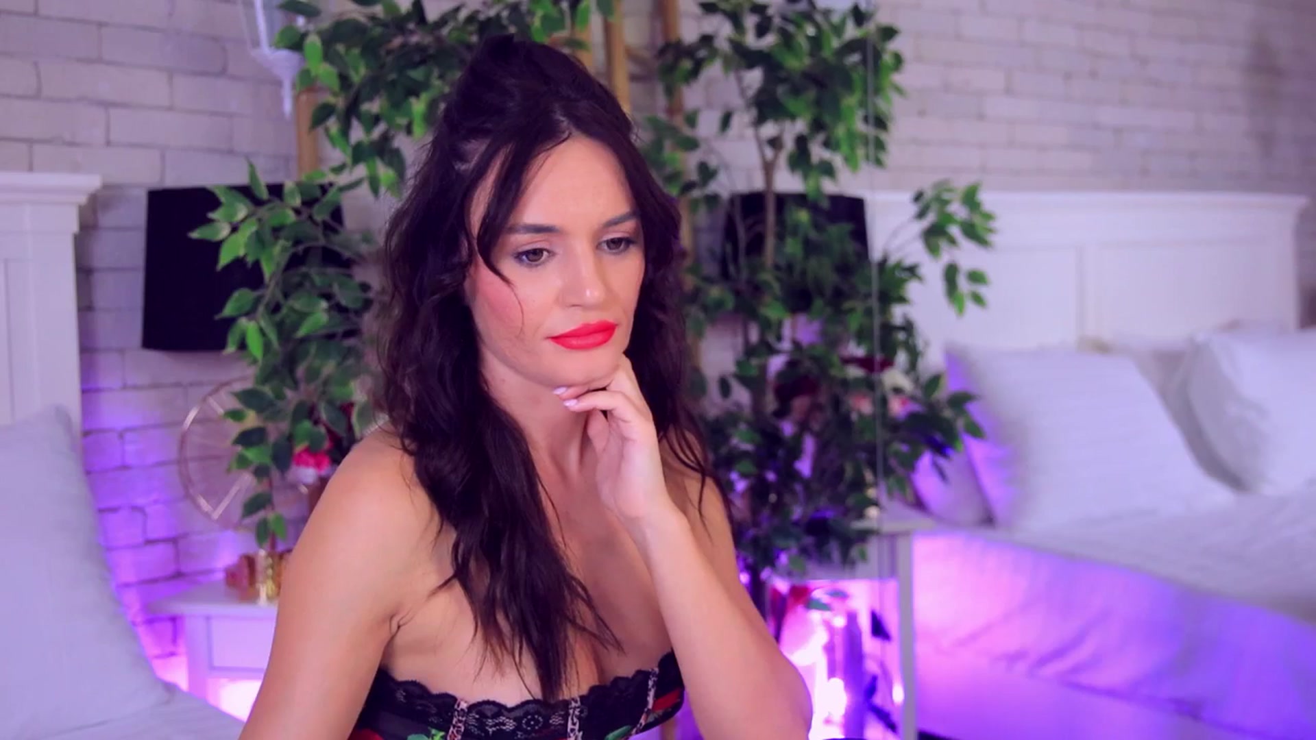 Gallery image thumbnail from CarlaWhiteX's myfreecams stream on, 10/26/2025, 09:21 image 10 of 20
