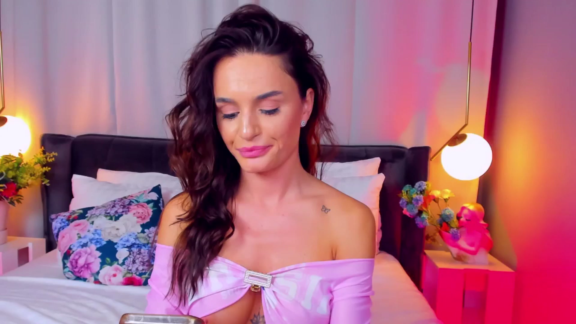 Gallery image thumbnail from CarlaWhiteX's myfreecams stream on, 11/11/2025, 11:51 image 19 of 20