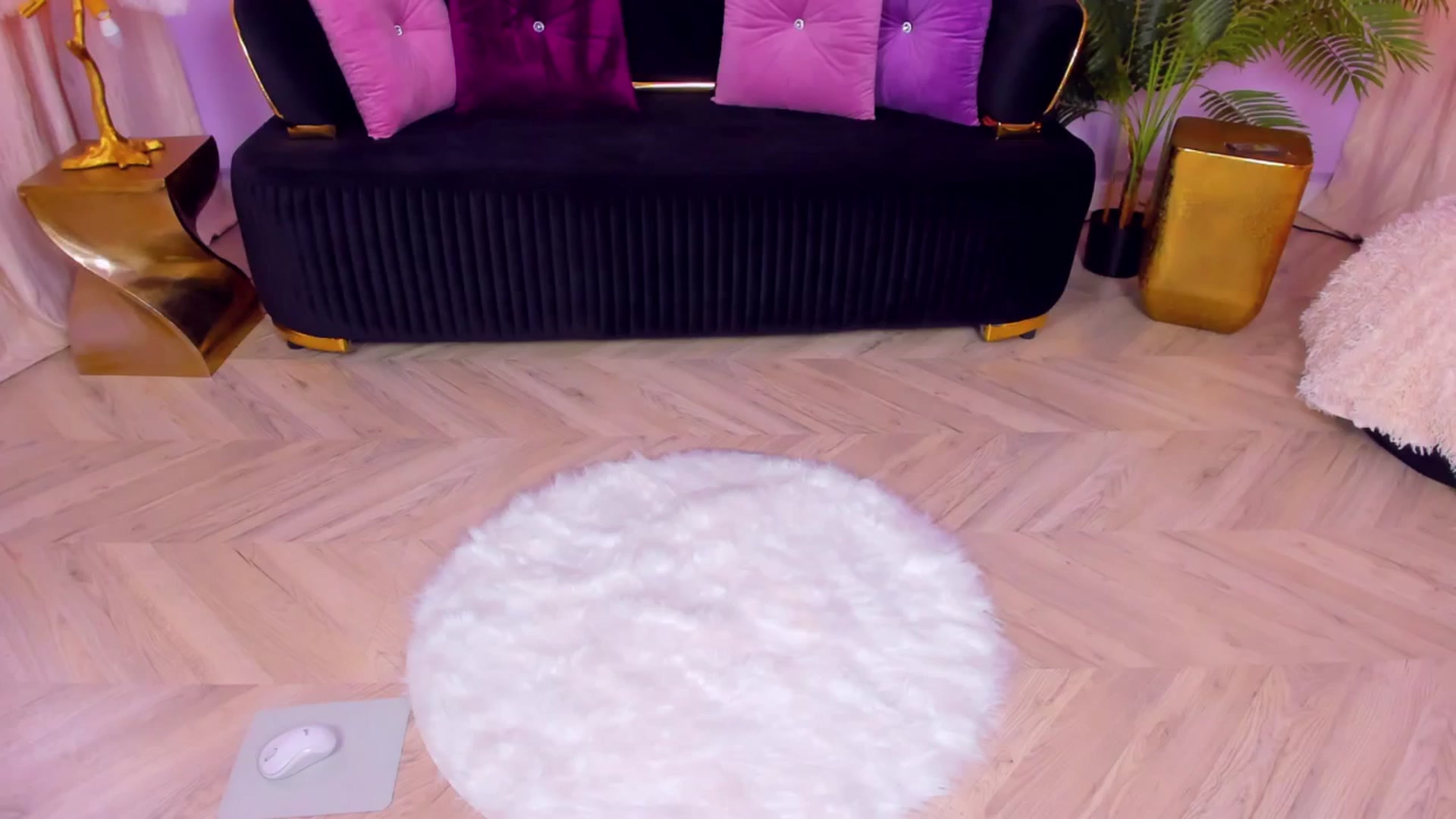 Gallery image thumbnail from CarlaWhiteX's myfreecams stream on, 11/20/2025, 08:49 image 3 of 20