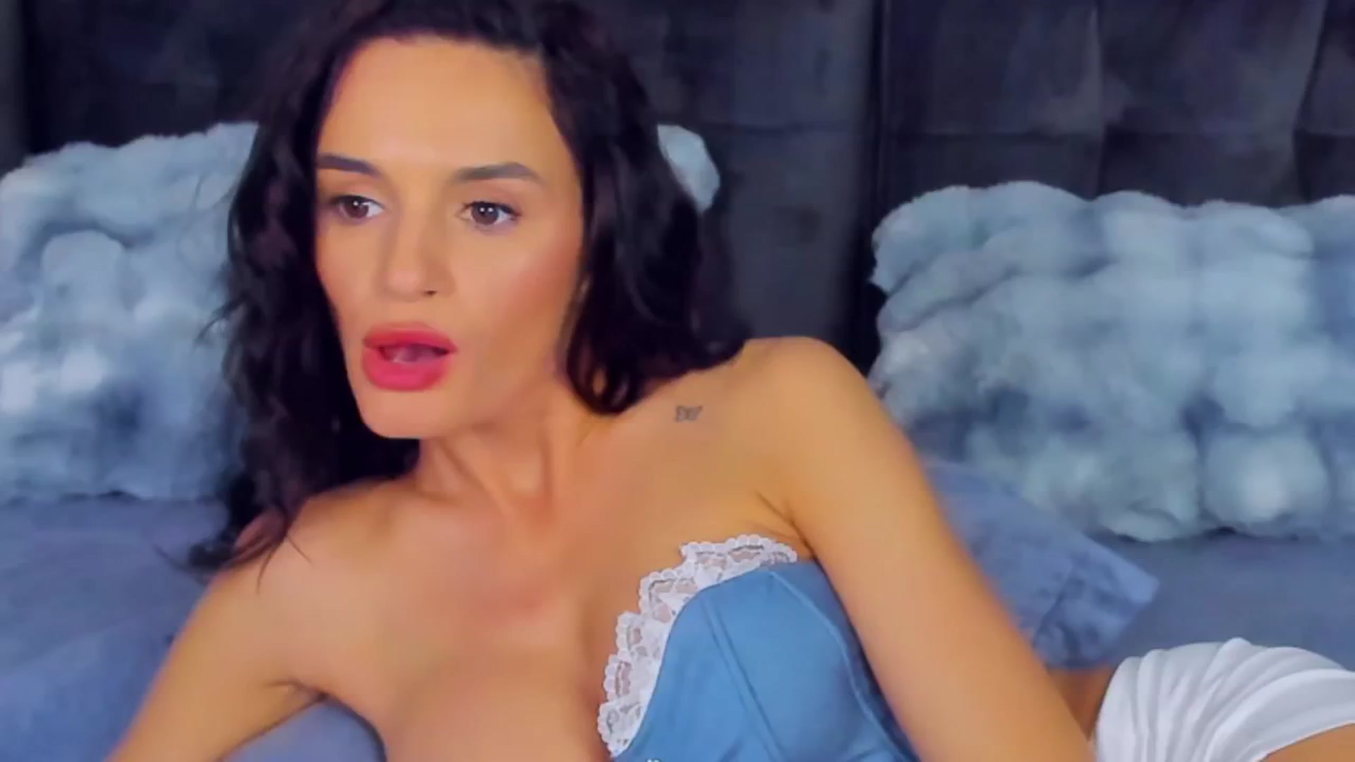 Gallery image thumbnail from CarlaWhiteX's myfreecams stream on, 05/04/2026, 10:42 image 11 of 20
