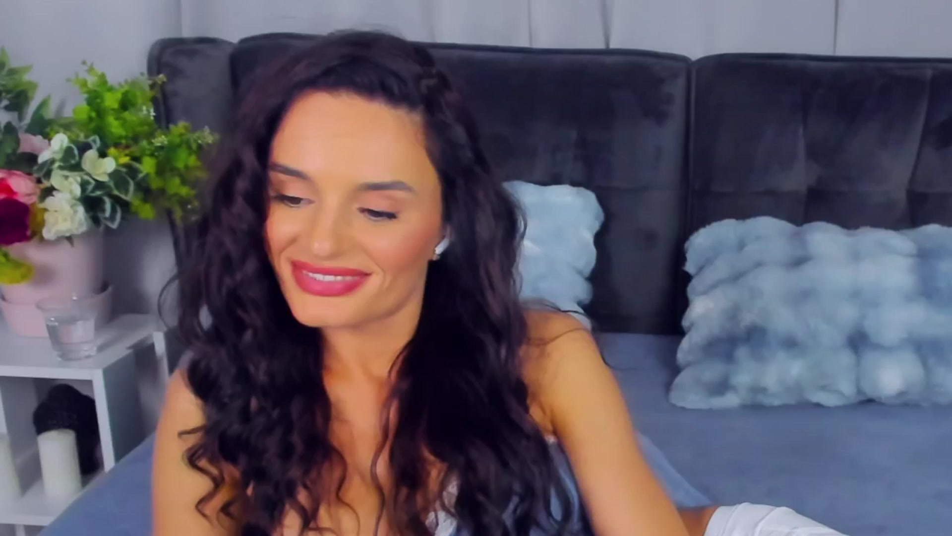 Gallery image thumbnail from CarlaWhiteX's myfreecams stream on, 05/04/2026, 10:42 image 15 of 20