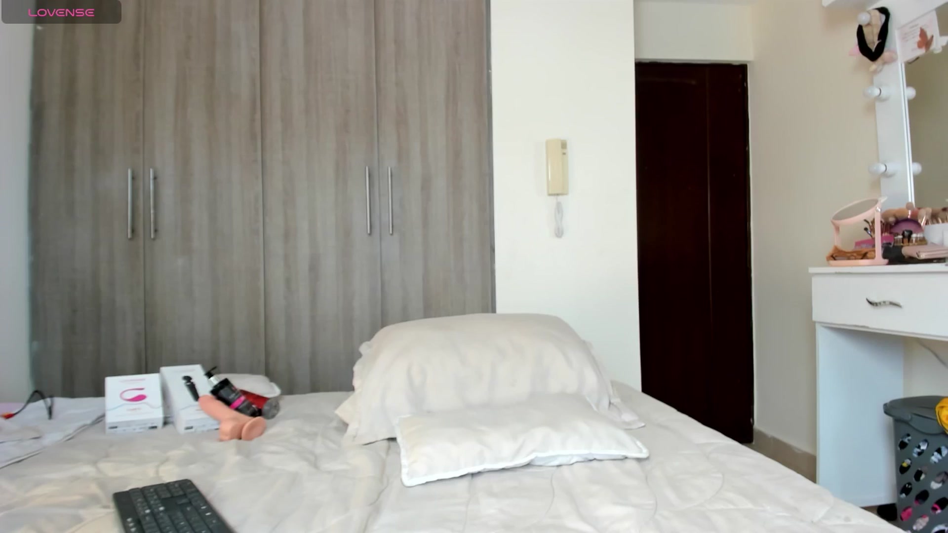 Gallery image thumbnail from Carlalodge_'s myfreecams stream on, 01/03/2026, 16:52 image 18 of 20
