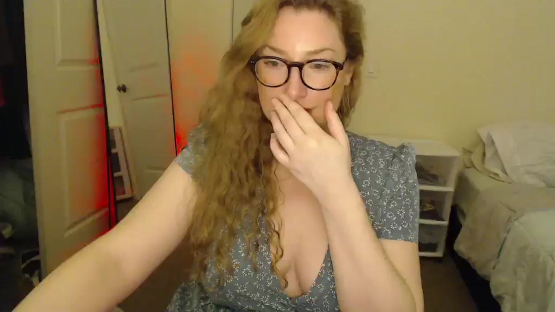 Gallery image thumbnail from CarlyNextDoor's myfreecams stream on, 03/19/2026, 01:32 image 19 of 20